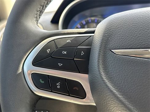 Used 2023 Chrysler 300 Touring L image 28