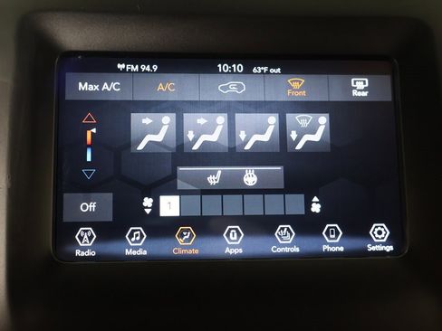 Used 2019 Jeep Cherokee Latitude Plus w/ Cold Weather Group image 40