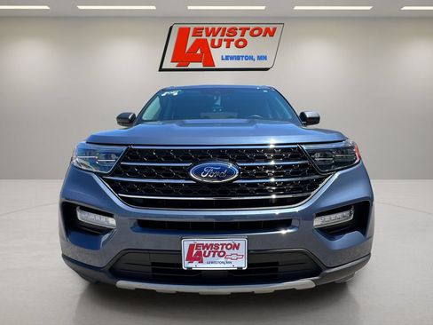 Used 2021 Ford Explorer XLT w/ Equipment Group 202A AWD/4WD image 9