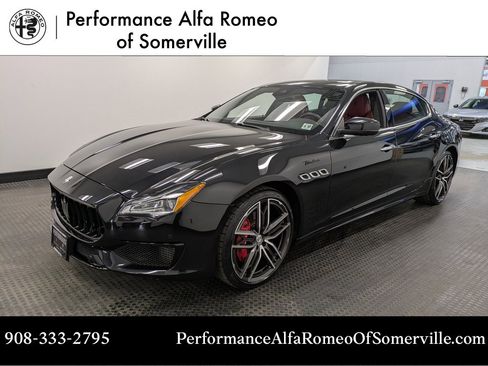 Used 2022 Maserati Quattroporte Modena Q4 image 1