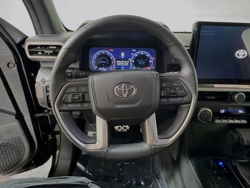 Used 2025 Toyota Tacoma TRD Sport RWD image 18