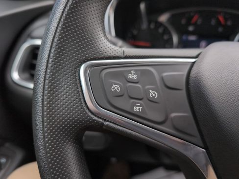 Used 2019 Chevrolet Equinox LT image 19