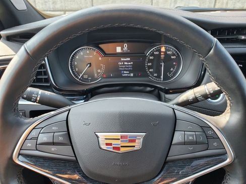Certified 2024 Cadillac XT5 Premium Luxury w/ LPO, Floor Liner Package AWD/4WD image 17