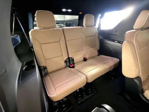 Used 2023 Chevrolet Tahoe Premier w/ Premium Package AWD/4WD image 39