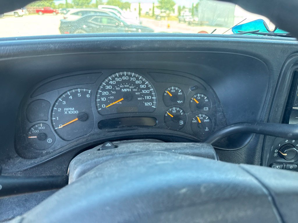 Used 2005 Chevrolet Silverado 2500 W/T w/ Skid Plate Package AWD/4WD image 19