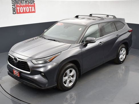 Used 2022 Toyota Highlander LE image 26