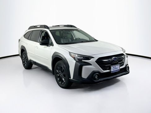 Used 2023 Subaru Outback Onyx Edition image 3