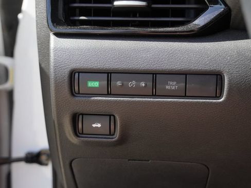 Used 2022 Nissan Sentra SV w/ Trunk Package FWD image 17