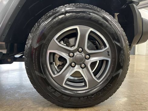 Used 2020 Jeep Wrangler Unlimited Sport S AWD/4WD image 24