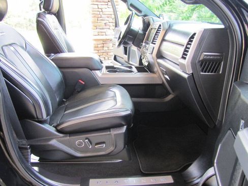 Used 2019 Ford F250 Platinum w/ Platinum Ultimate Package AWD/4WD image 22