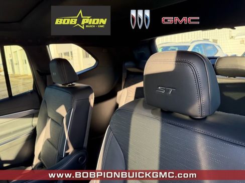 New 2026 Buick Enclave Sport Touring w/ Power Package image 9