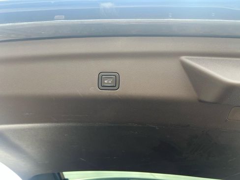 Used 2022 Chevrolet Tahoe Z71 image 8