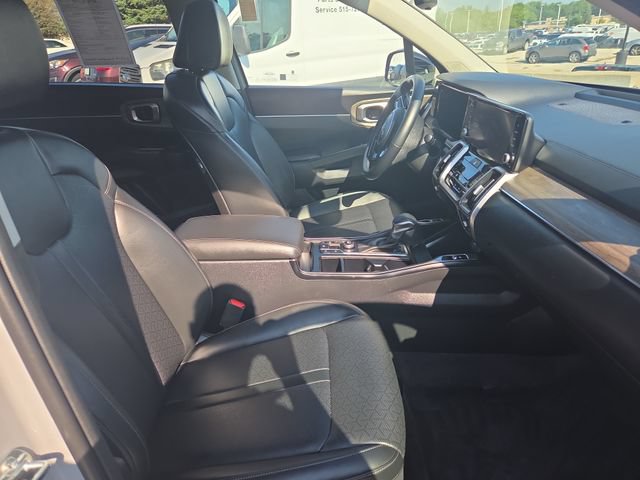 Certified 2023 Kia Sorento EX FWD image 17
