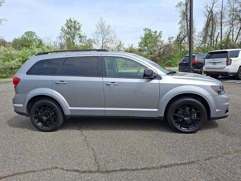Used 2017 Dodge Journey SXT w/ Blacktop Package image 8