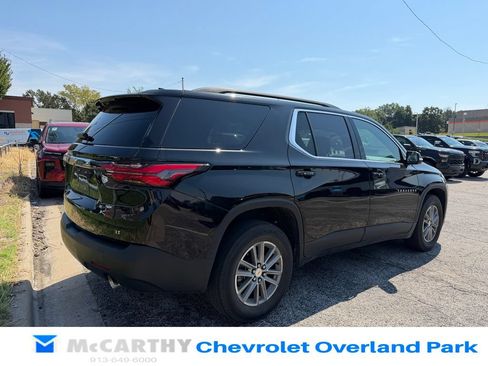Used 2023 Chevrolet Traverse LT w/ LPO, Cargo Package FWD image 3