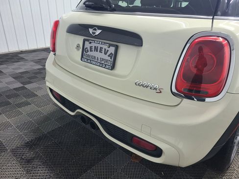 Used 2015 MINI Cooper S image 19