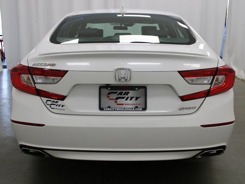 Used 2018 Honda Accord Sport image 7
