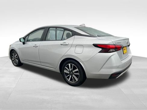 Used 2021 Nissan Versa SV image 6