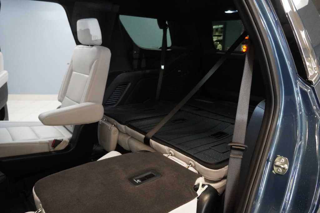 Used 2025 Chevrolet Tahoe Premier AWD/4WD image 29