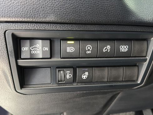 Used 2026 Toyota Tundra SR5 w/ SR5 Premium Package AWD/4WD image 19
