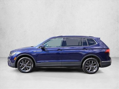 Used 2024 Volkswagen Tiguan SE AWD/4WD image 10