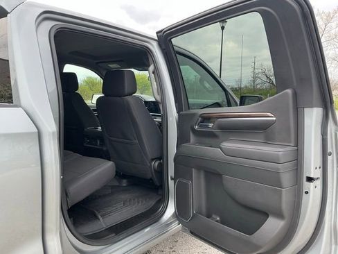 Used 2023 Chevrolet Silverado 1500 RST AWD/4WD image 18