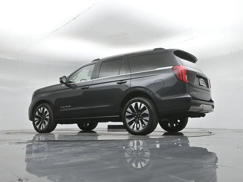 Certified 2025 Ford Expedition Platinum w/ Driver's Package AWD/4WD image 56