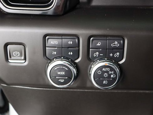 Used 2024 GMC Sierra 2500 AT4 w/ AT4 Premium Plus Package image 24