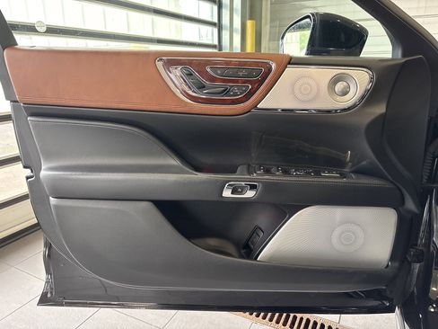 Used 2019 Lincoln Continental Black Label AWD/4WD image 21