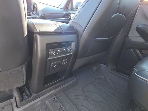 Used 2023 Chevrolet Traverse Premier w/ Redline Edition image 13