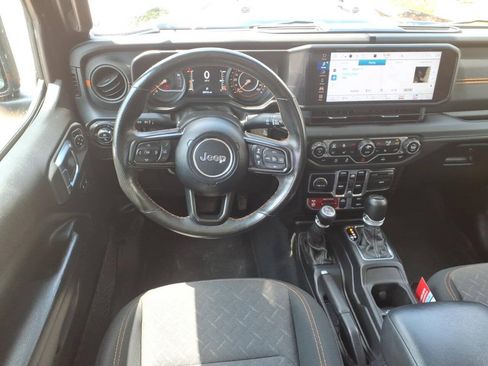 Used 2024 Jeep Gladiator Mojave w/ Convenience Group AWD/4WD image 11
