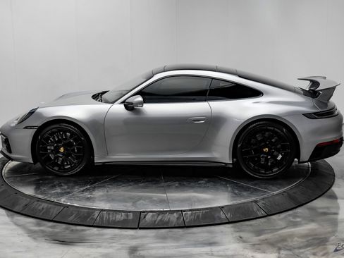 Used 2024 Porsche 911 Carrera GTS image 7