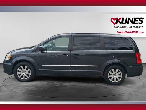 Used 2012 Chrysler Town & Country Touring w/ Entertainment Group #1 FWD image 6