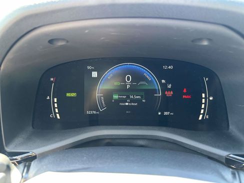 Used 2025 Toyota Camry SE FWD image 14
