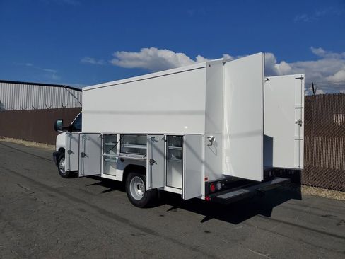 New 2025 Chevrolet Express 3500 w/ Power Convenience Package image 6