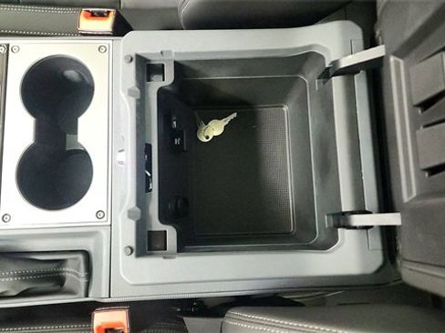 Used 2024 INEOS Grenadier Fieldmaster Edition image 52