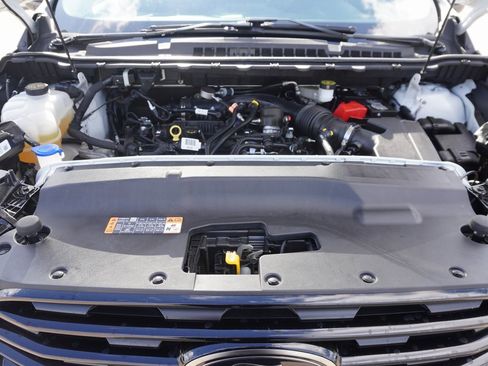 Certified 2024 Ford Edge SE w/ Black Appearance Package image 25