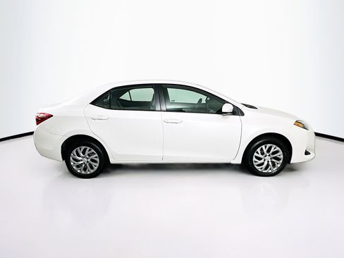 Used 2018 Toyota Corolla LE image 10