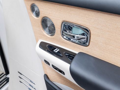 Used 2019 Rolls-Royce Phantom Sedan RWD image 35