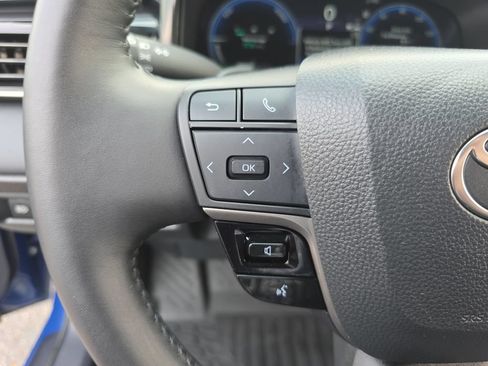 Used 2025 Toyota Camry XSE AWD/4WD image 19