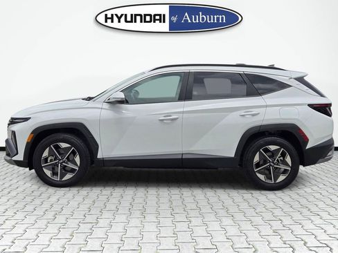 Certified 2025 Hyundai Tucson SEL AWD/4WD image 10