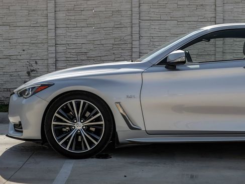 Used 2017 INFINITI Q60 3.0t w/ Cargo Package RWD image 16