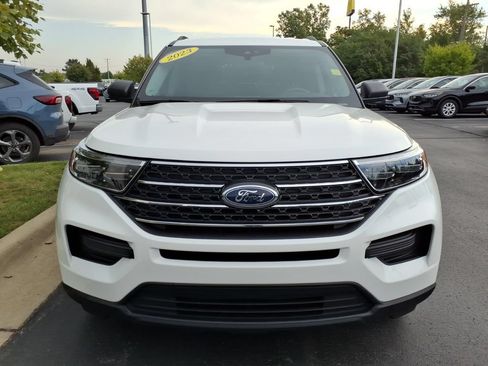 Used 2023 Ford Explorer XLT w/ Class IV Trailer Tow Package AWD/4WD image 2