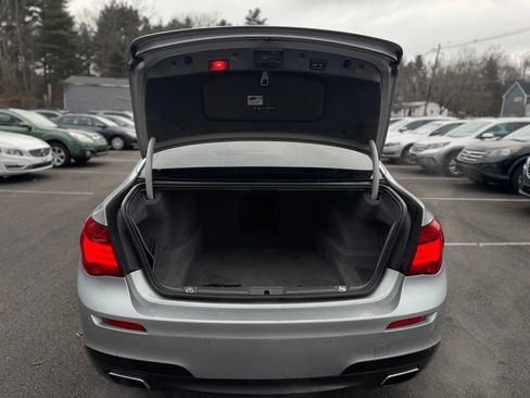Used 2015 BMW 750Li xDrive image 11