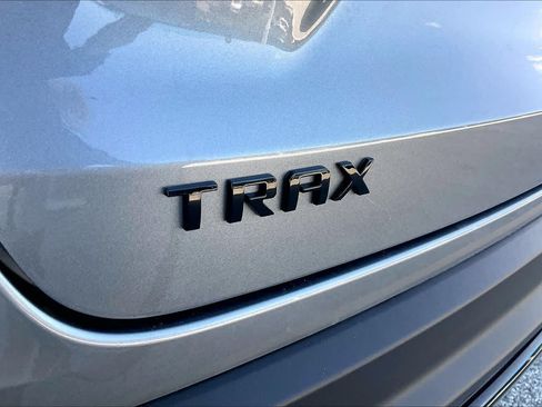 Used 2026 Chevrolet Trax RS w/ Sunroof Package FWD image 32