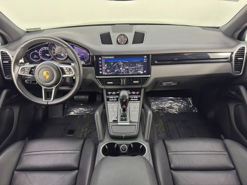 Used 2023 Porsche Cayenne image 13