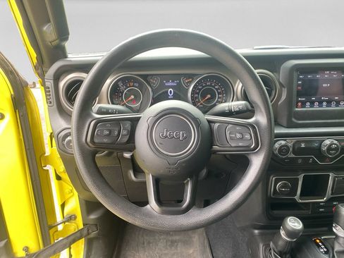 Used 2022 Jeep Wrangler Sport AWD/4WD image 12