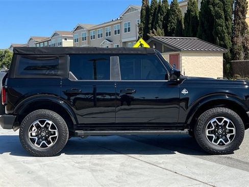 Used 2022 Ford Bronco Outer Banks image 3