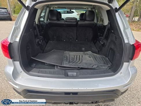 Used 2020 Nissan Pathfinder SL AWD/4WD image 17
