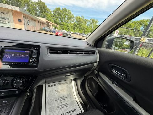 Used 2016 Honda HR-V LX image 25